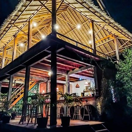Basa-Basi Lodge كاريمونجاوا المظهر الخارجي الصورة