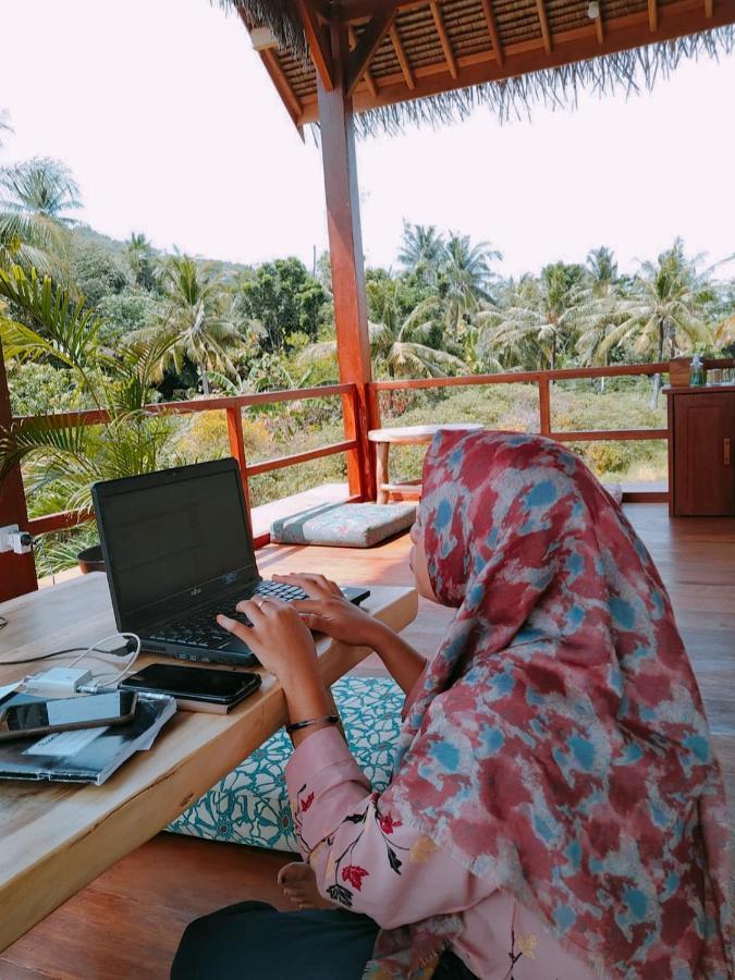 Basa-Basi Lodge كاريمونجاوا المظهر الخارجي الصورة