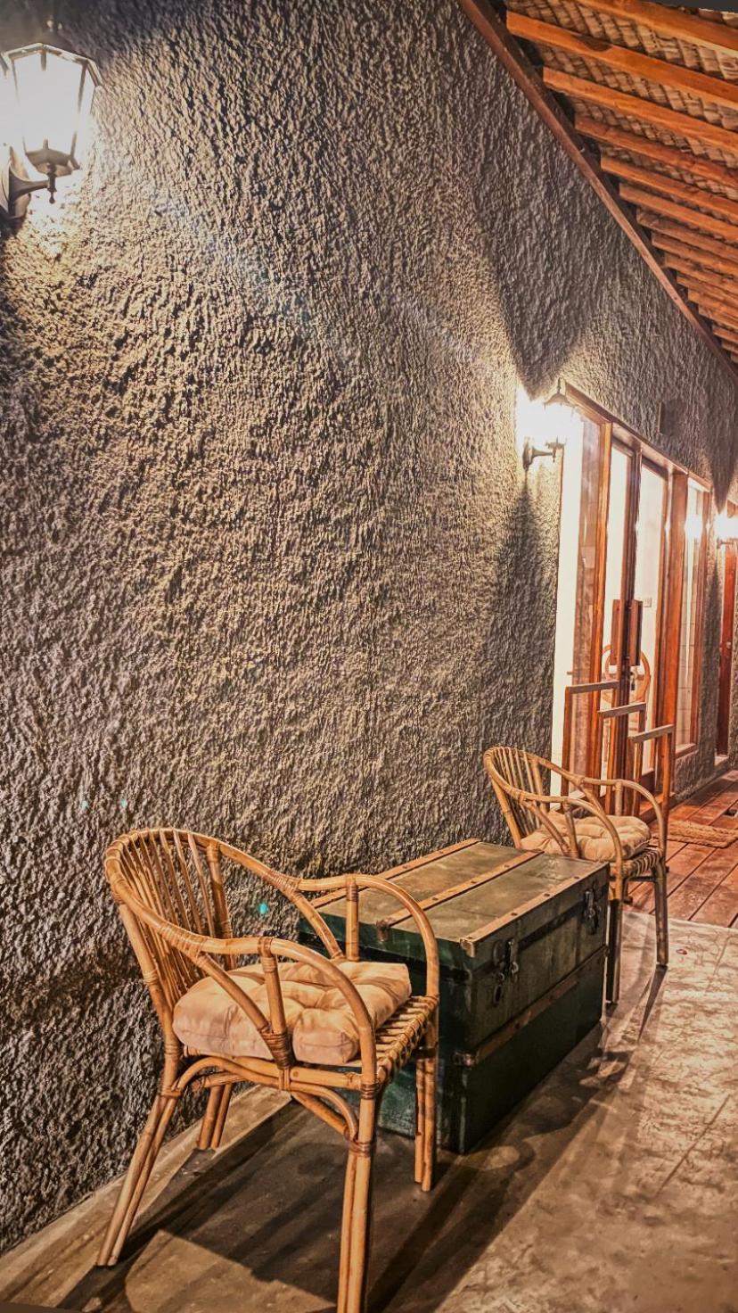 Basa-Basi Lodge كاريمونجاوا المظهر الخارجي الصورة