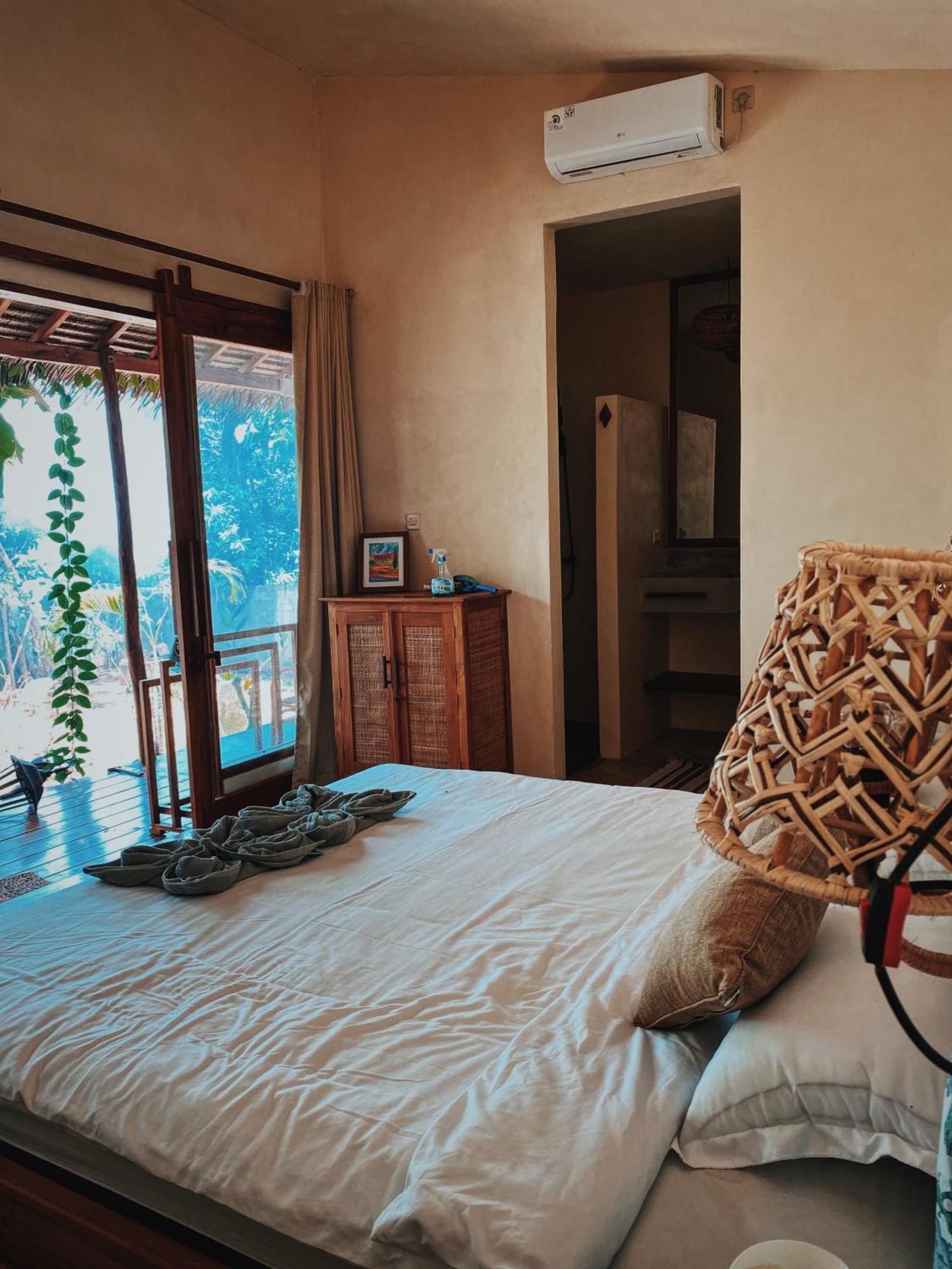 Basa-Basi Lodge كاريمونجاوا المظهر الخارجي الصورة
