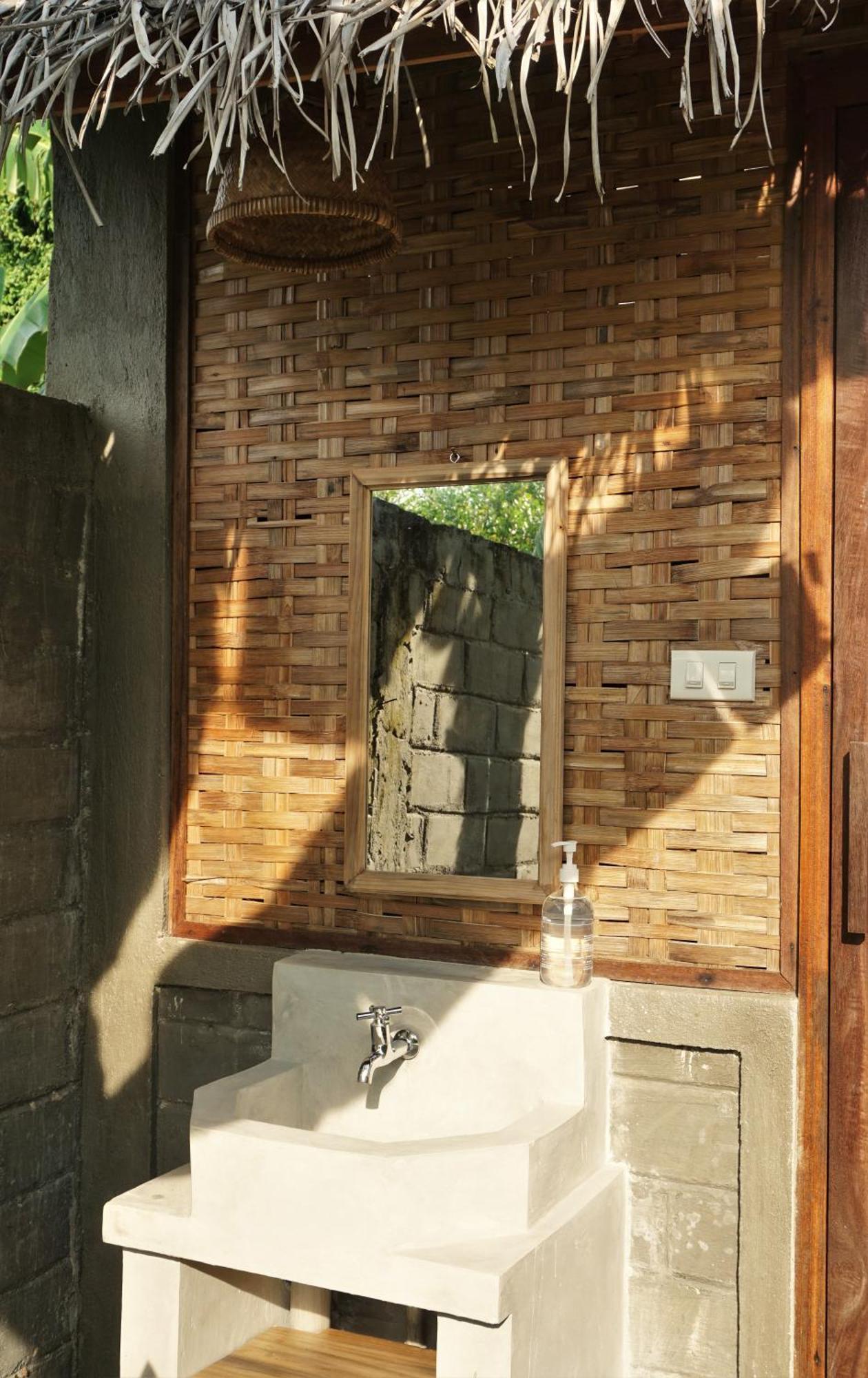 Basa-Basi Lodge كاريمونجاوا الغرفة الصورة