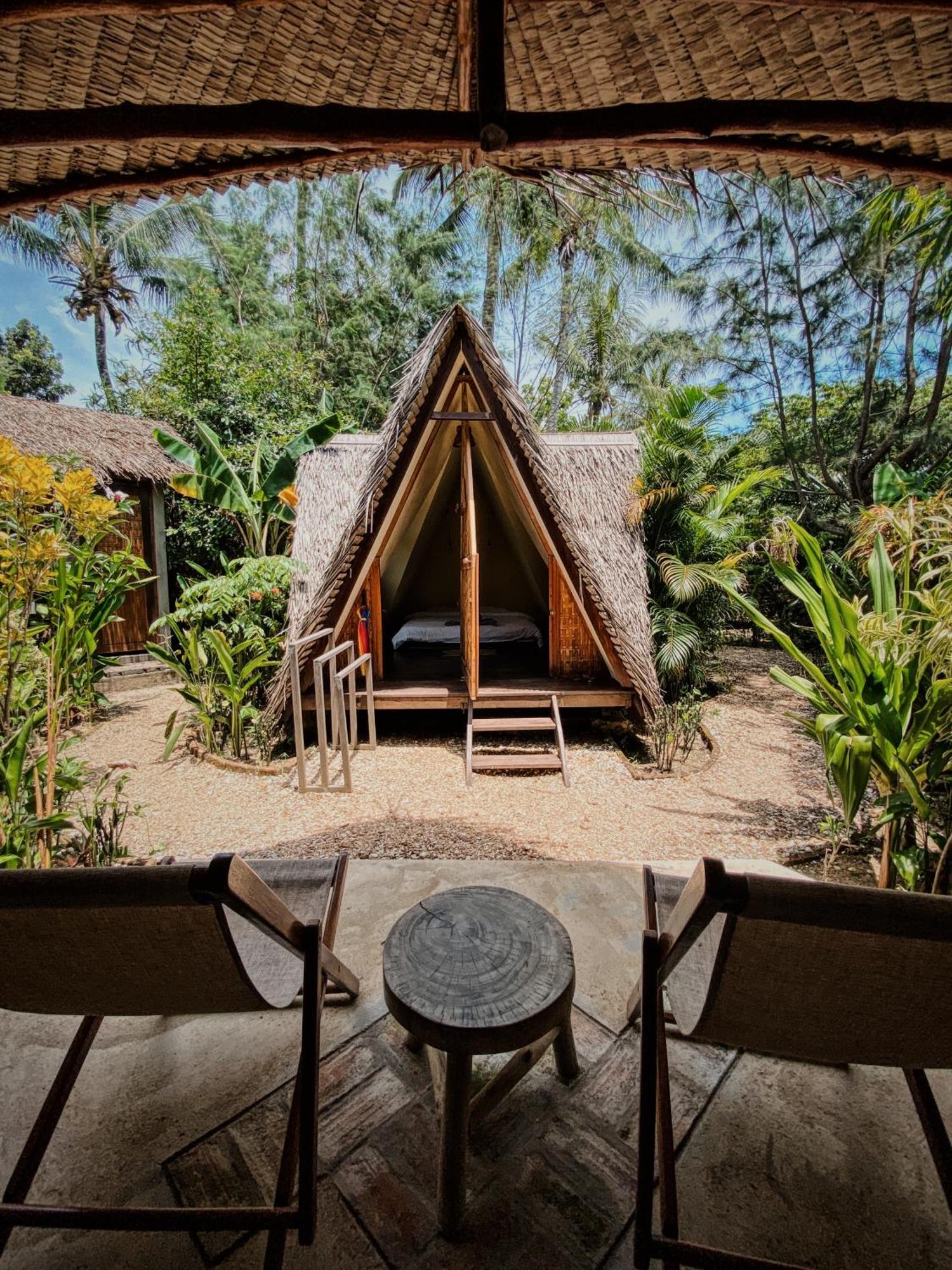 Basa-Basi Lodge كاريمونجاوا المظهر الخارجي الصورة