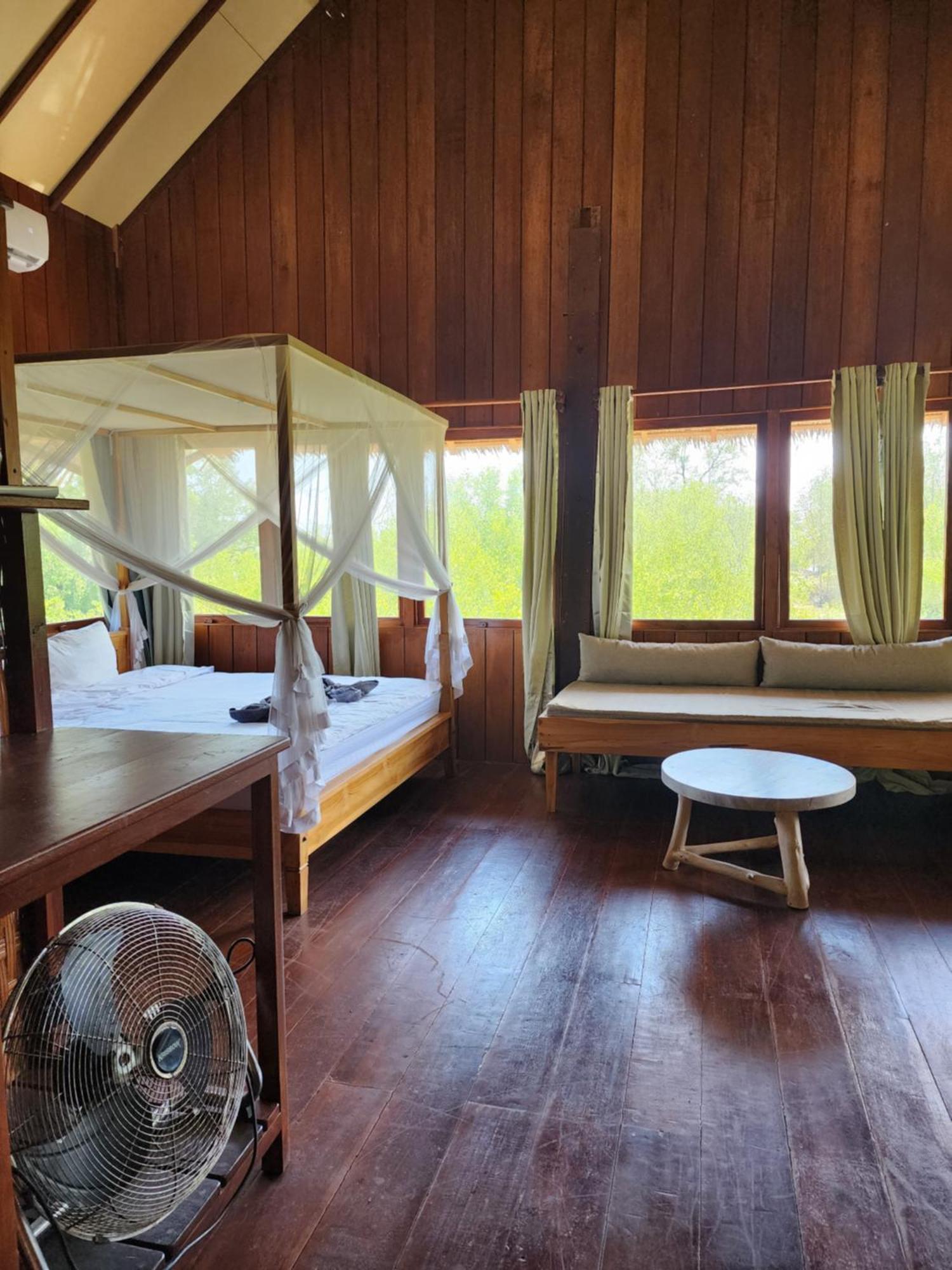Basa-Basi Lodge كاريمونجاوا المظهر الخارجي الصورة