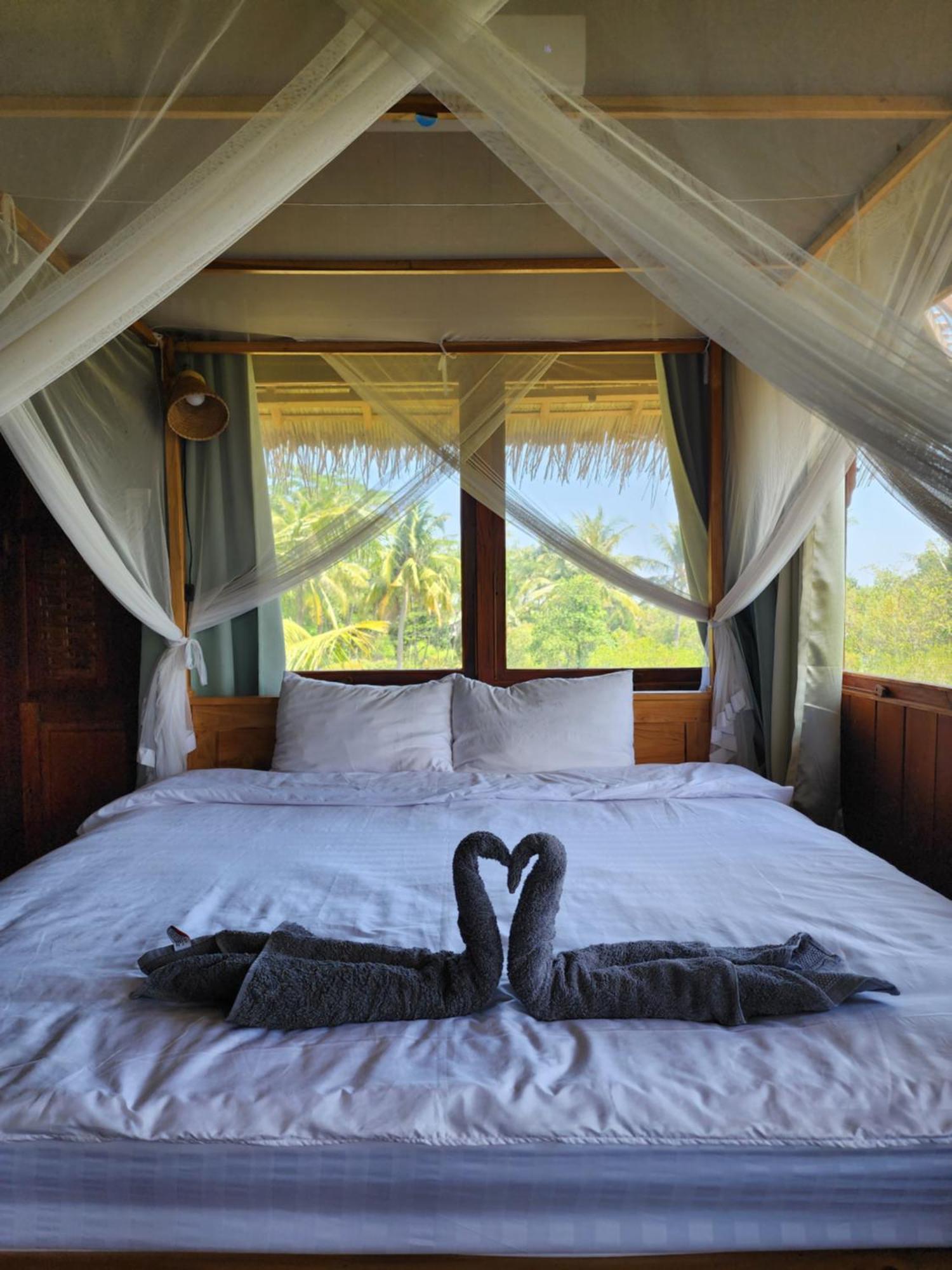 Basa-Basi Lodge كاريمونجاوا المظهر الخارجي الصورة